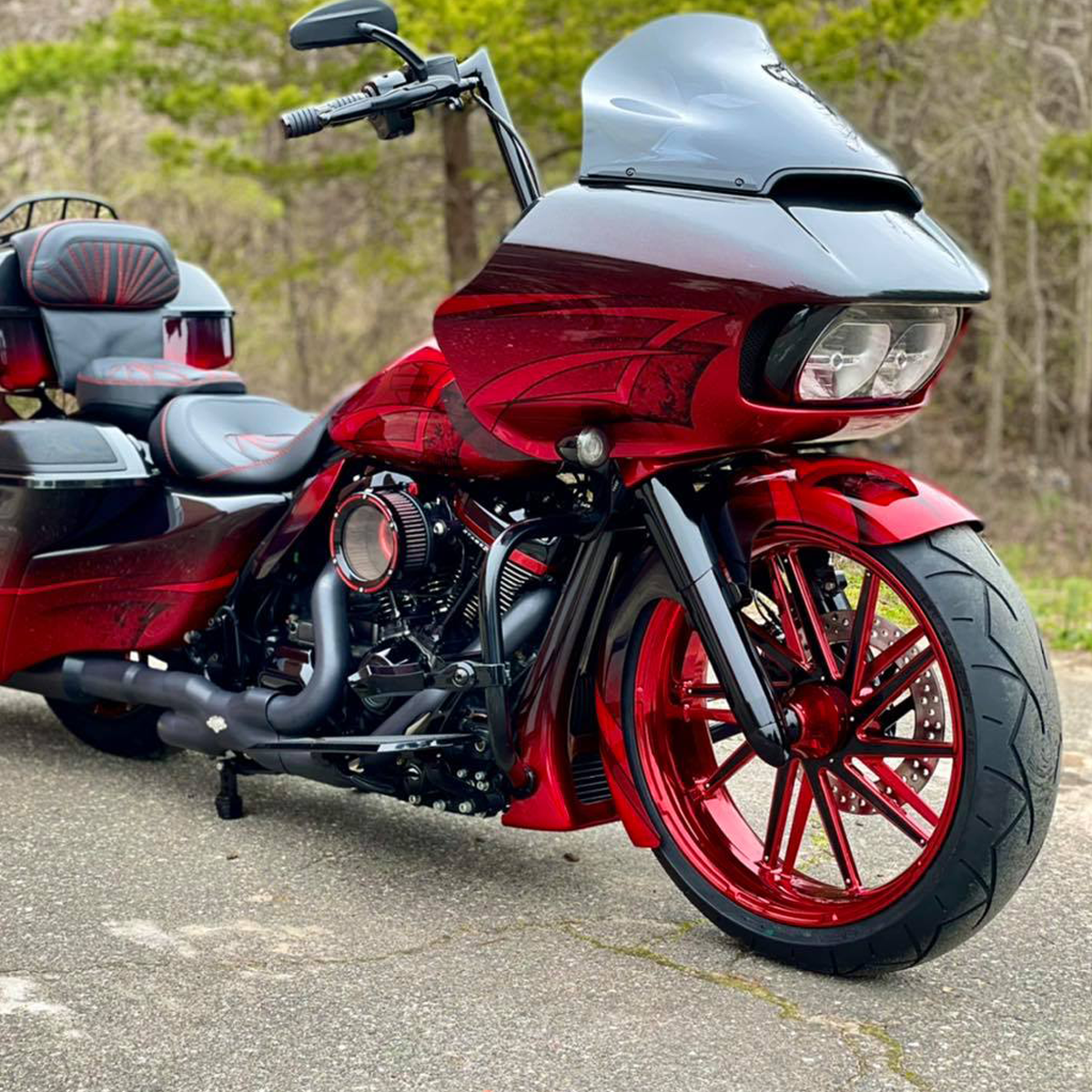Harley Road Glide fat tire bagger with SMT's GT2 wheel