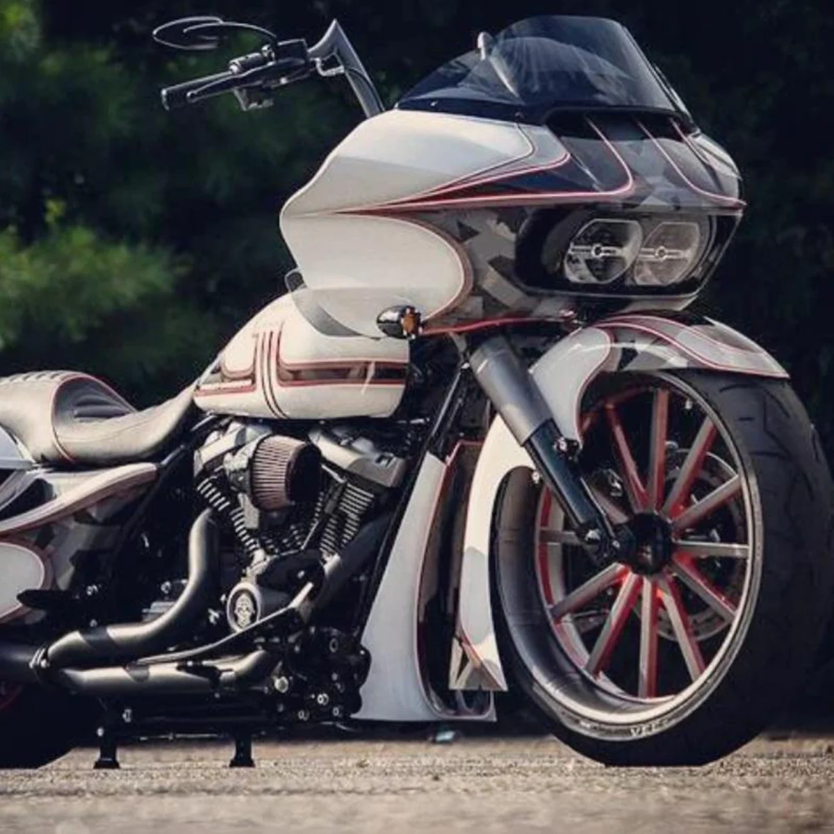 Bulldog Centerfold fat tire wheel on a Harley Davidson bagger