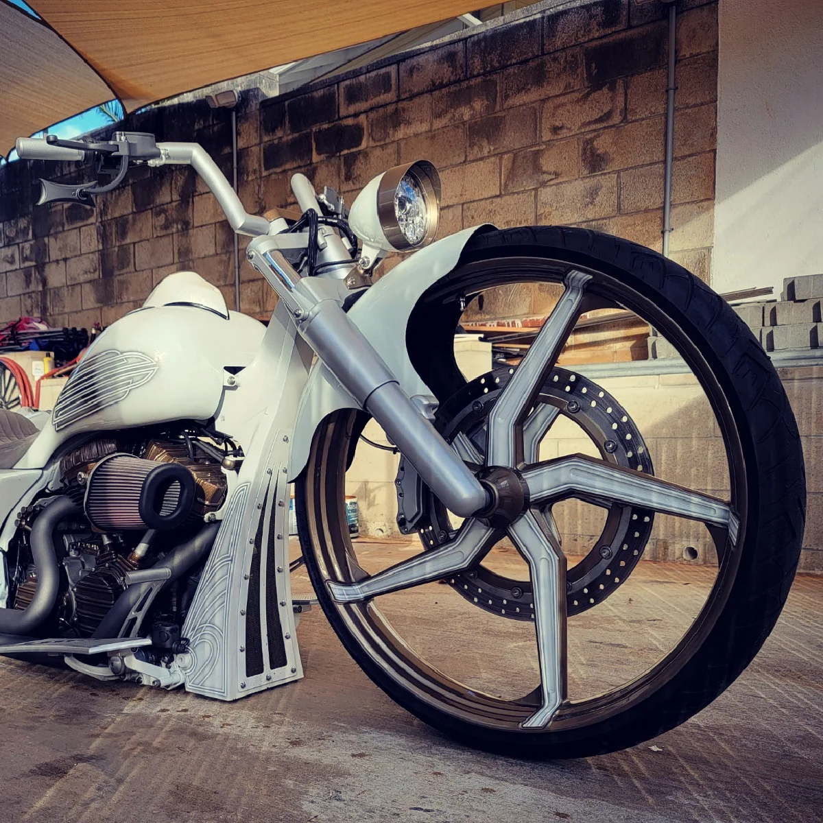 SMT OG.03 30 Inch Big wheel custom painted Harley bagger
